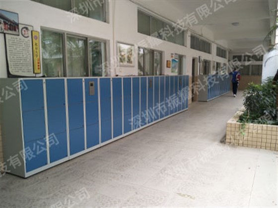 徐州第三十五高級(jí)中學(xué)智能書包柜2