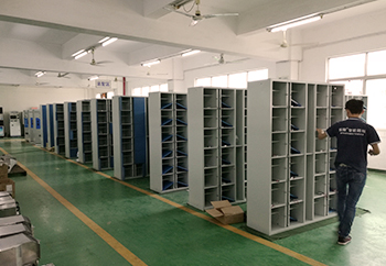 振耀電子寄存柜安裝車(chē)間1